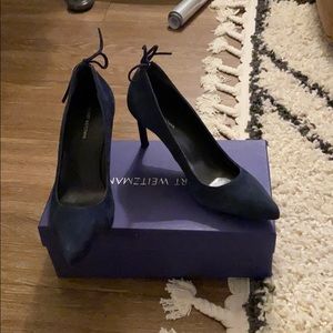 Brand new Stuart Weitzman Suede Heels size 8M